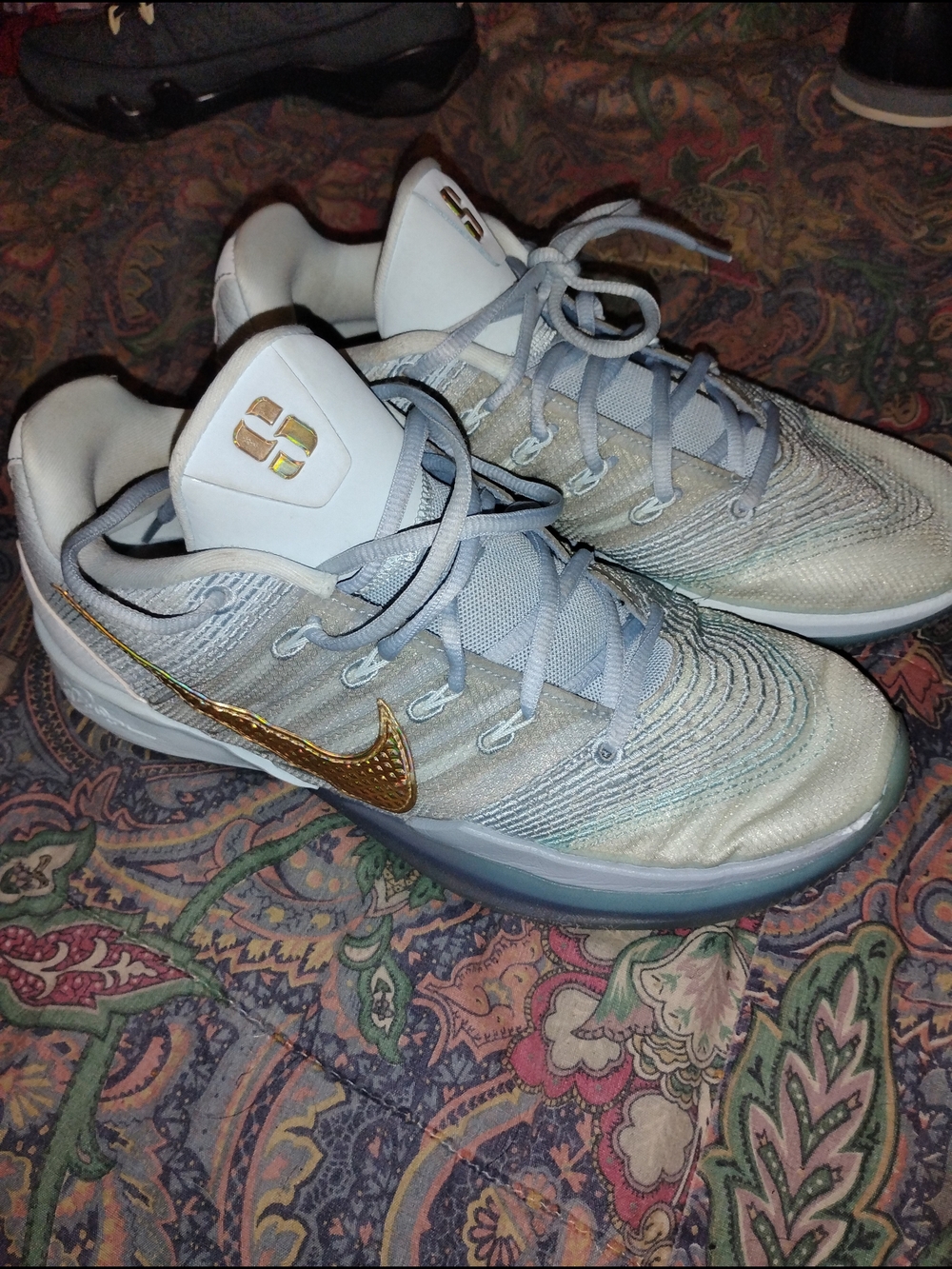 Nike -Glacier Blue Sabrina 3 Womens Size 10 Athletic Sneakers With Gold Swoosh - Picture 2 of 5
